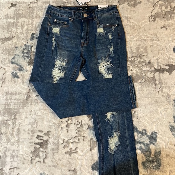 - VNTAGE MOM AlMOST FAMOUS - Picture 1 of 5